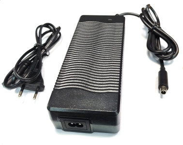 Nabíječka k elektrokoloběžce Xia FS13